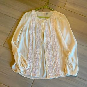 Long sleeve creme blouse with decorative lace